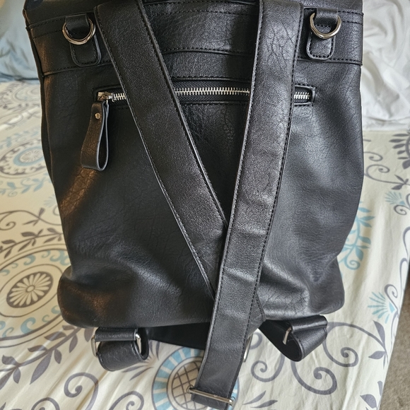 Leather Backpack - Picture 4 of 4